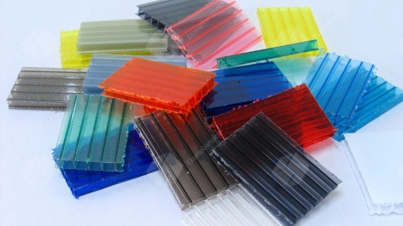 แผ่นลูกฟูกโพลีคาร์บอเนต